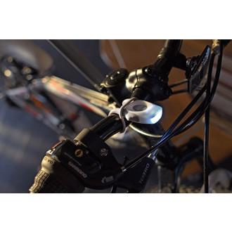 Přední cyklistická svítilna COUTI (bílé diody)