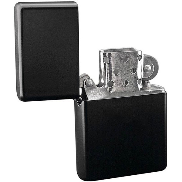 Benzínový zapalovač s matně černým povrchem