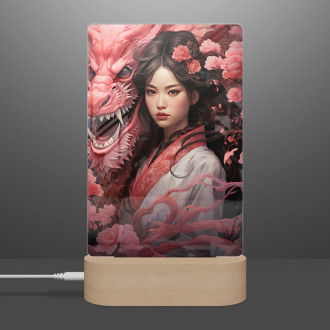 Lampa dívka s drakem v kimonu