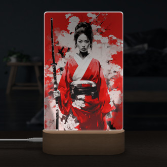 Lampa dívka s kimonem na červeném pozadí