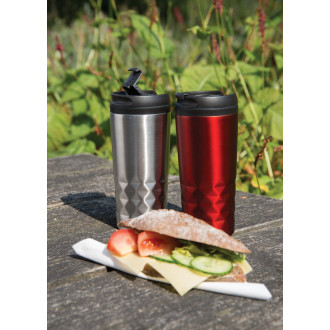 Termohrnek s částečným geometrickým vzorem