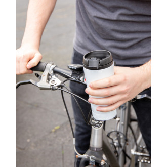 Termohrnek s částečným geometrickým vzorem