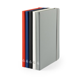 CAMPUS. Zápisník A5 v pevné vazbě z PU (35% recyklace) s linkovanými stránkami ze 100% recyklovaného