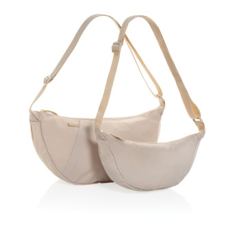 Crossbody Crescent XL z RPET AWARE™  ve tvaru půlměsíce