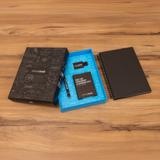 STARTER KIT INFINITEBOOK A5 PLANNER TEXTURE. Sada obsahující "InfiniteBook" s pevnou vazbou, 1 čistící sada, 1 fix a 1 držák na kuličkové pero