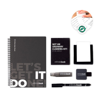 STARTER KIT INFINITEBOOK. Sada obsahující „Infinitebook“ s pevnou vazbou, 1 čisticí sadu, 1 záložku a 1 držák na kuličkové pero