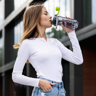 FEELSOGOOD sportovní lahev 700 ml, černá/šedá