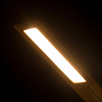 multifunkční stolní lampa