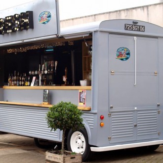 3D Samolepka Serfující dívka