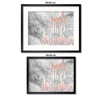 Kapky dešťové vody na květu 3D Růžový metalický Plakát