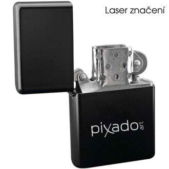 Benzínový zapalovač s matně černým povrchem