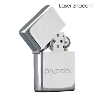 Stříbrný benzínový zapalovač